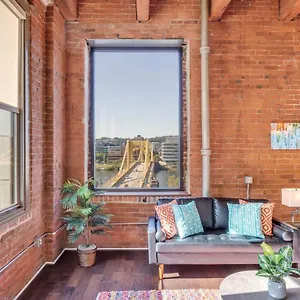  Apartment Frontdesk Aria Cultural District Lofts Downtown Pittsburgh United States