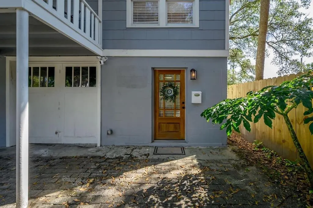 Casita On Central Walk To Shops Bars And Food Tampa Apartment